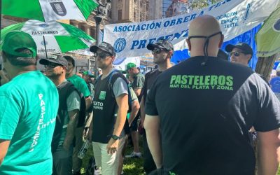 Con la presencia de José García, STARPyH participó de la movilización frente al Palacio de Justicia en rechazo a la Reforma Laboral